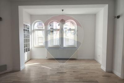 Casă cu 6 camere cu Teren 180 Mp în Dorobanți - 2