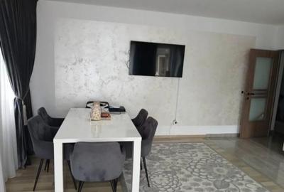 Apartament cu 3 camere decomandat în Tractorul - 2