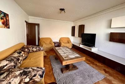 Apartament cu 3 camere decomandat în Olimpia-Stadion