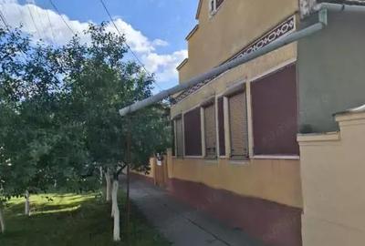 Casă cu 5 camere cu Teren 2117 Mp în Șeitin - 3