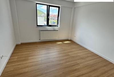 2 cam, et. 3/3, 60 mp, BLOC 6 FERMELOR , Preț 58.000 €+TVA 21% - 1