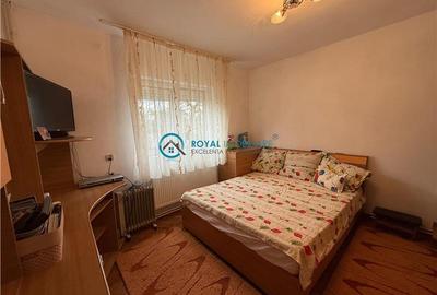 Casă individuală cu 8 camere cu Canalizare în Păulești - 7