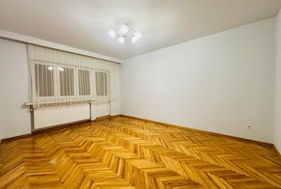 De vanzare apartament 3 camere Central - 6