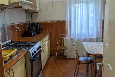 Apartament 3 camere, 2 bai, decomandat, parter UMF 7 Noiembrie Apartament 3 camere, 2 bai, decomandat, parter UMF 7 Noiembrie - 4