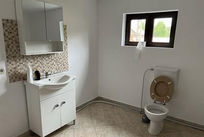 Casă cu Teren 200 Mp în Măgirești - 1