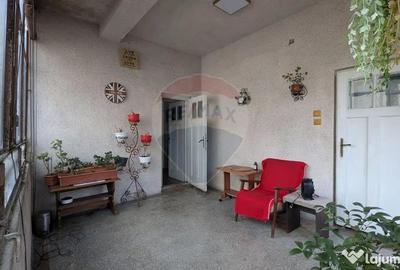 Casă cu 11 camere cu Teren 330 Mp în Iancului - 2