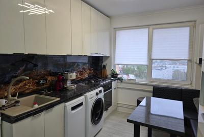 Apartament cu 3 camere semidecomandat, mobilat în Titan