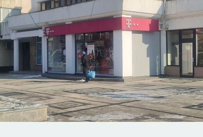 Spațiu comercial, de 70 mp, în Central - 3