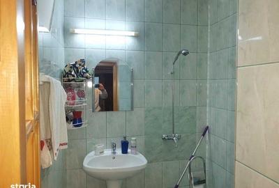 Apartament cu 4 camere decomandat în Traian - 4