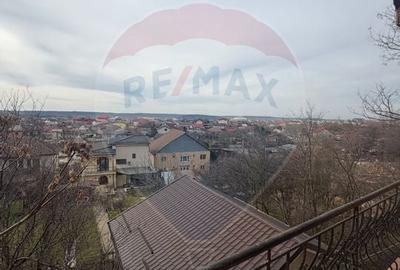 Casă cu 5 camere cu Teren 450 Mp în 1 Mai - 17