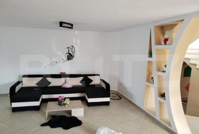 Casă cu 7 camere cu Teren 975 Mp în Central - 2