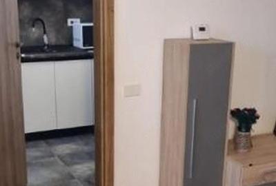 Garsonieră decomandată în Apărătorii Patriei