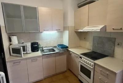 Garsonieră decomandată în Complex Studențesc