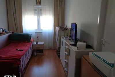 Apartament cu 3 camere decomandat în Aurel Vlaicu - 2
