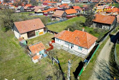 Casă cu 3 camere cu Teren 700 Mp în Zagon - 9