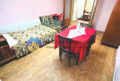 Apartament cu 4 camere semidecomandat în Mărăței