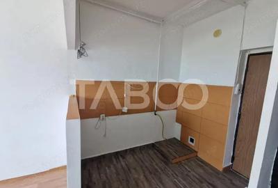 Garsoniera la etajul 1 de vanzare in zona Turnisor din Sibiu