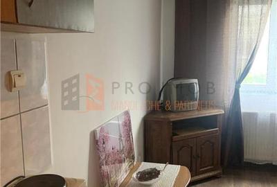 Garsonieră decomandată, mobilată în Micro 14 - 6