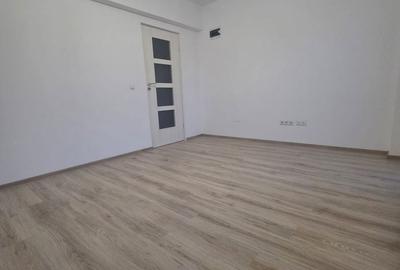 Garsonieră decomandată în Central - 2