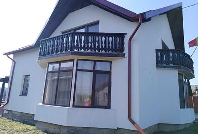 Casă cu 4 camere cu Teren 1800 Mp în Central - 3