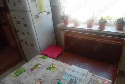 Apartament cu 3 camere decomandat în Dărmănești - 1