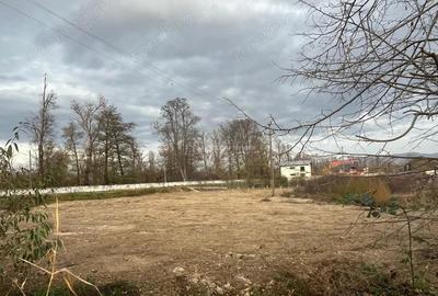 Teren de 3150 mp, în Central