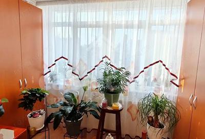 Apartament decomandat cu 3 camere de vanzare Micro 17, etaj 3 - 5