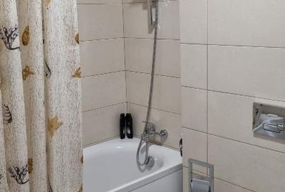 Apartament cu 2 camere semidecomandat, mobilat în Tractorul - 5
