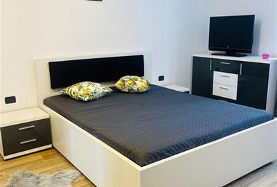 Apartament cu 3 camere decomandat, mobilat în Tractorul - 3