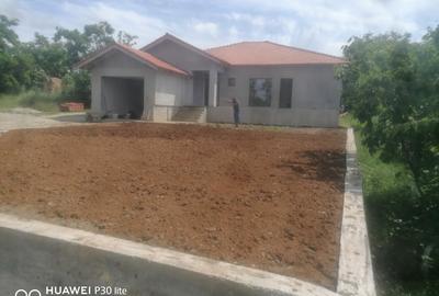 Casă cu 3 camere cu Teren 1124 Mp în Șauaieu - 1