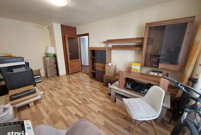Apartament cu 4 camere decomandat în Micro 8 - 1