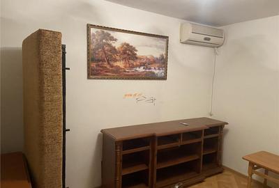 Apartament 3 camere , zona cartier Sud , et 2/4, decomandat, - 2