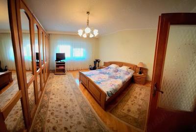 Apartament cu 3 camere semidecomandat în Faleza Nord - 4