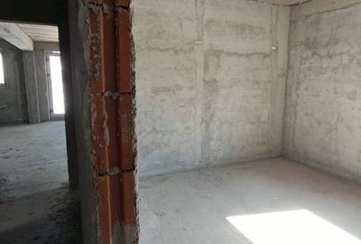 Casă cu 9 camere cu Teren 375 Mp în Titan - 7