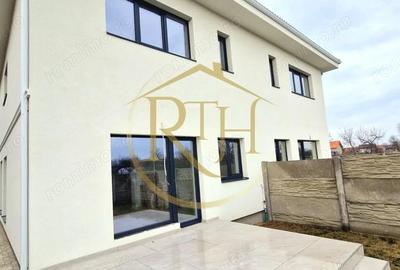 Duplex de vanzare cu 4 camere,2 bai,250 mp teren-Mosnita Veche zona Centrala. - 1