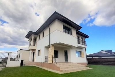 Vila deosebita, P+1+p, Samurcasi/Crevedia, "la cheie", garaj dublu, comision 0% - 2