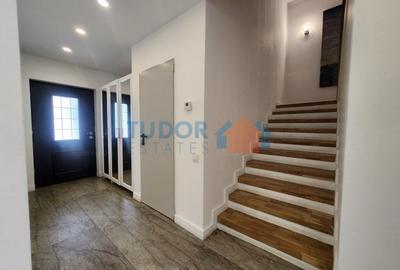 Beautiful 5 bedroom villa in Oxford Gardens - 2
