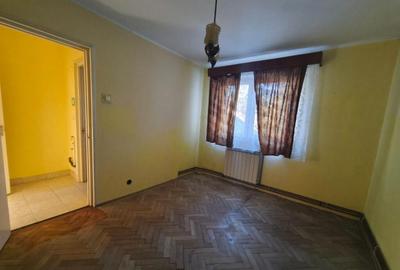 Apartament cu 3 camere semidecomandat în Central - 9