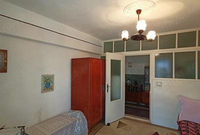 Apartament cu 2 camere decomandat în Buhuși - 6
