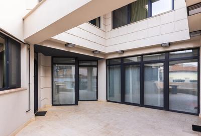 Casă individuală cu 11 camere cu Canalizare în Faleza Nord - 31