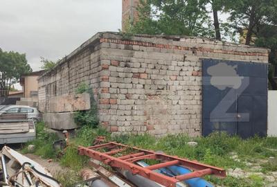 Teren 636 mp , front 21 m , hala demolabila , zona Brestei - 1