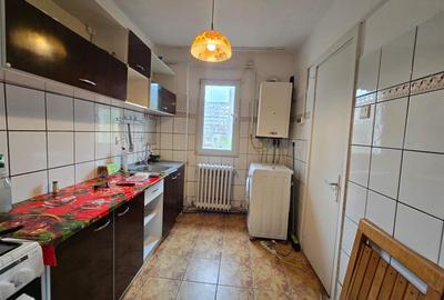 Apartament cu 2 camere semidecomandat în Podu Roș - 3