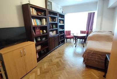 Apartament cu 3 camere decomandat în P-ța Unirii - 4