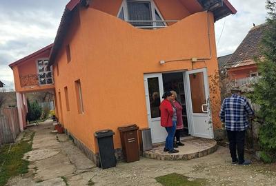 Casă cu 6 camere cu Teren 500 Mp în Arini - 2