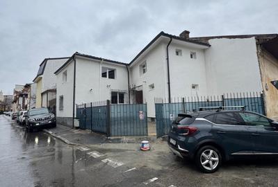 Casă individuală cu 5 camere cu Canalizare în Gara de Nord - 1