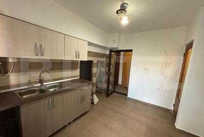 Apartament de inchiriat, cu 4 camere, zona Ultracentrala