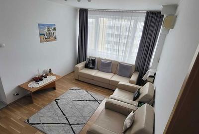 Apartament cu 3 camere semidecomandat în Iancului