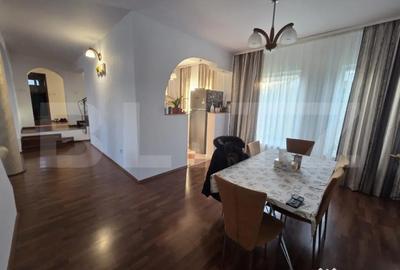 Casă cu 7 camere cu Teren 389 Mp în Micro 3 - 8