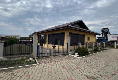 Casă cu 5 camere cu Teren 690 Mp în Central - 2