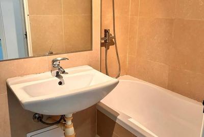 De Inchiriat!Garsoniera 1 MAI -Pelendava,etaj 2,centrala. - 8